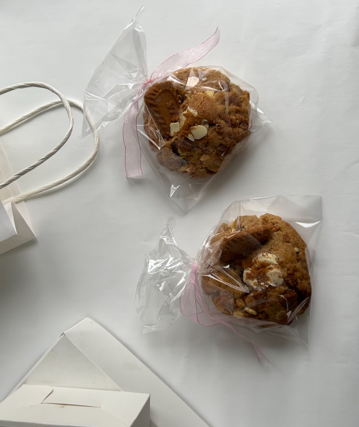 Biscoff & Lotus & Vit Choklad